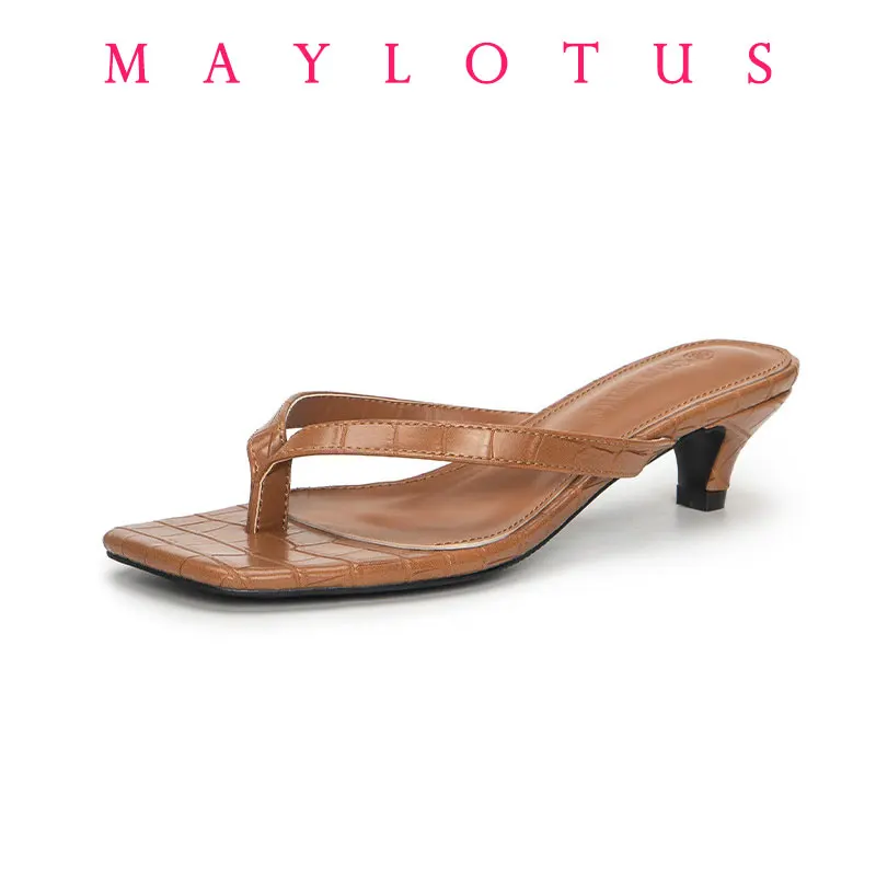 

2025 New Flip-flops High Quality Solid Color Square Toe Summer Ladies Slippers Low Heel Comfortable Women's Shoes Thick Heel