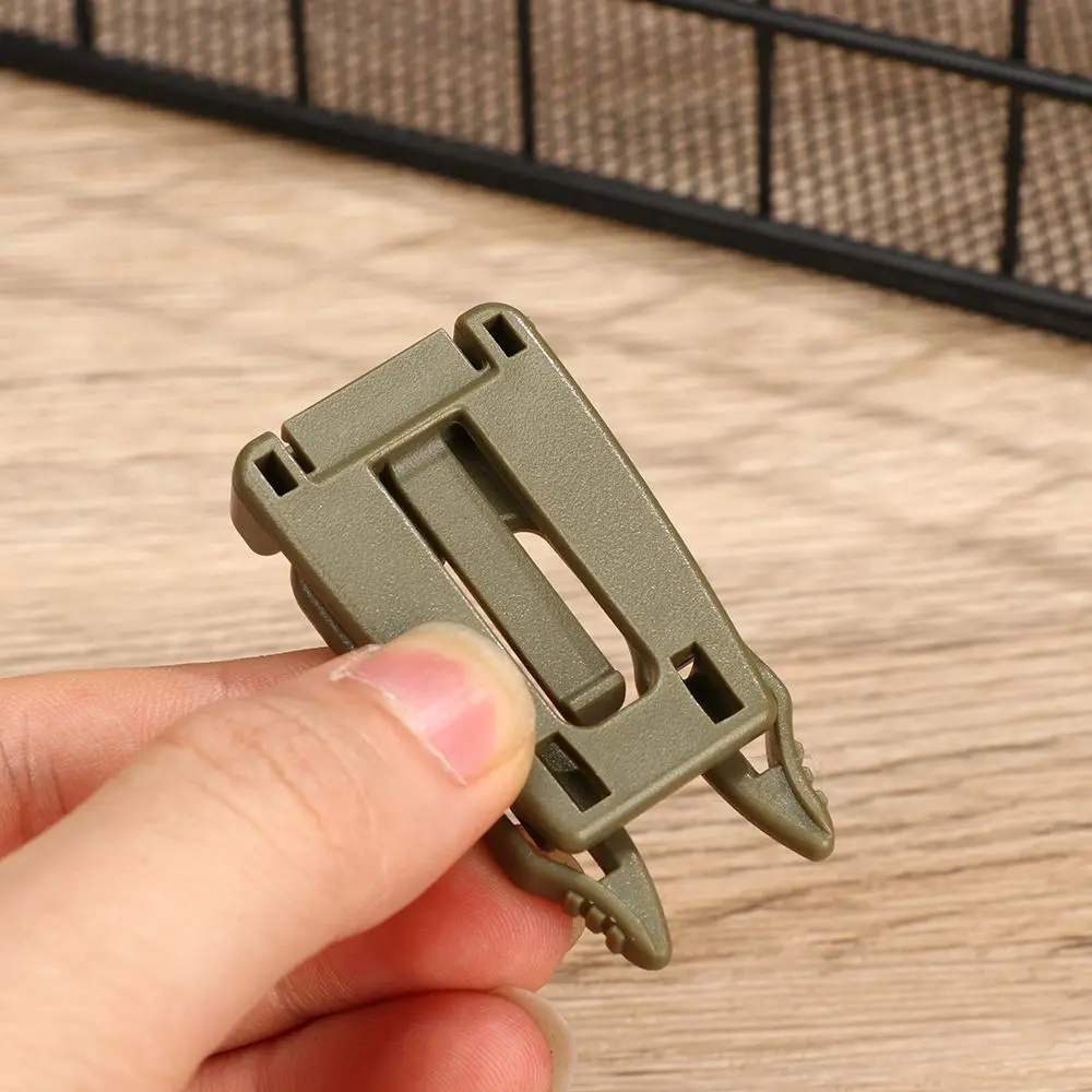 พลาสติก MOLLE คลิปอุปกรณ์ตั้งแคมป์ Camping กระเป๋าหัวเข็มขัด MOLLE สายคล้องกระเป๋าเป้สะพายหลัง Webbing คลิปหัวเข็มขัดอเนกประสงค์