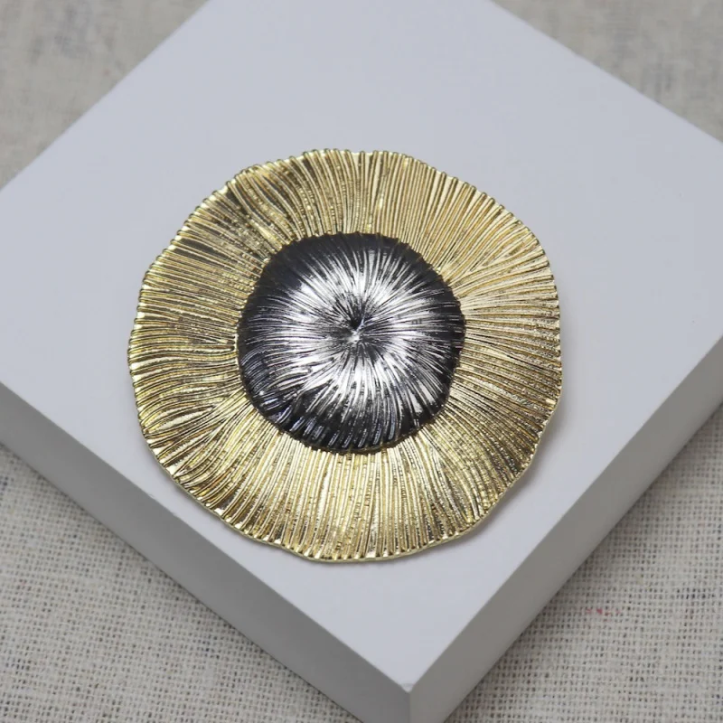 Medieval Vintage Japanese Backflow Flower Brooch Corsage Coat Clothing Accessories