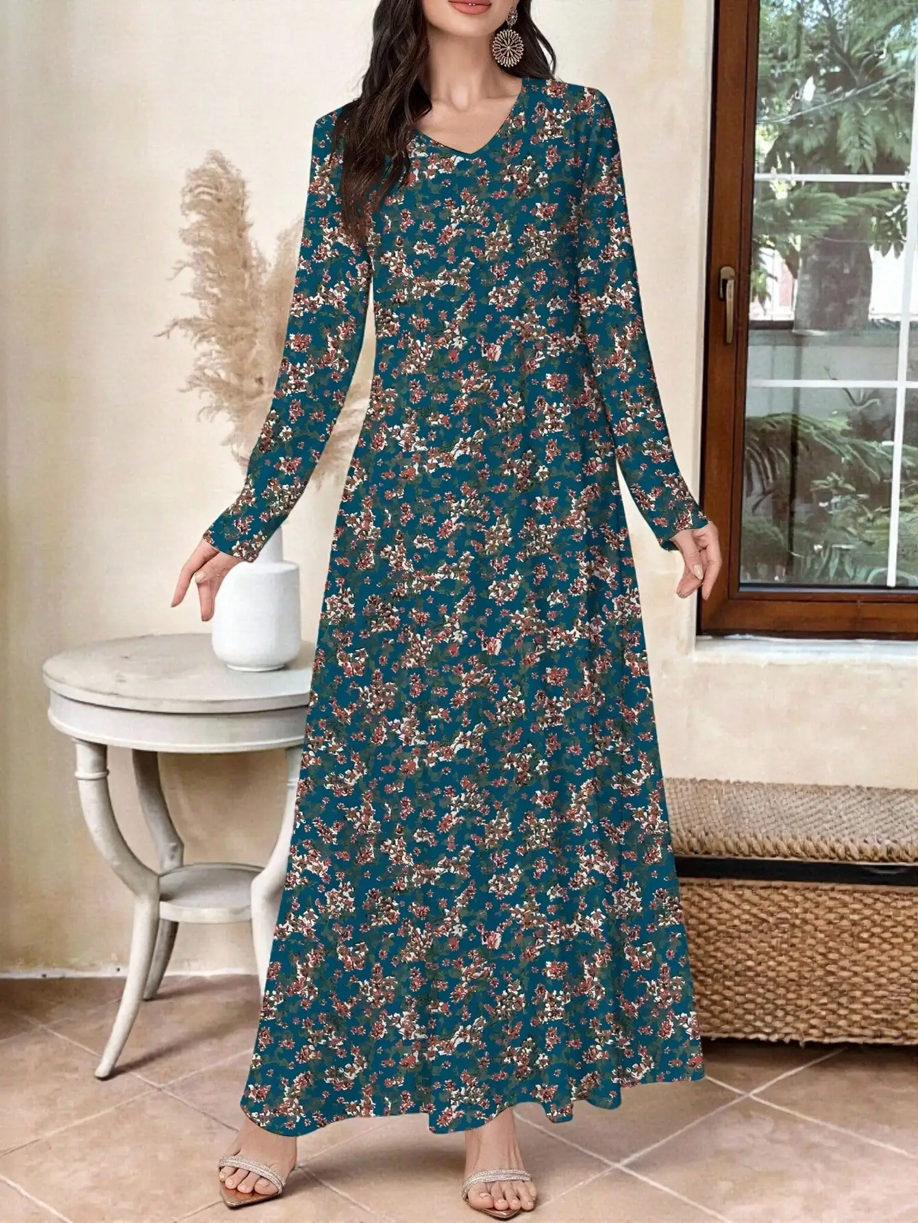 

Платье макси с V-образным вырезом, длинными рукавами и цветочным принтом для повседневной носки весной и осенью