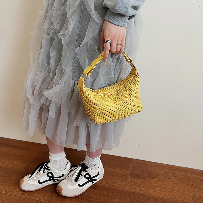 

2025 модная тканая сумка-хобо для женщин, сумка-тоут ручной работы из искусственной кожи, модная универсальная сумка на плечо большой вместимости, подмышки