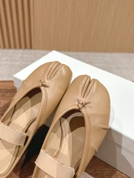 New Women' Ballet Tabi Slippers Trendy Ballet Shoes with Cross Elastic Straps Hgih Quality Leather Split Toe Low Heel Flats