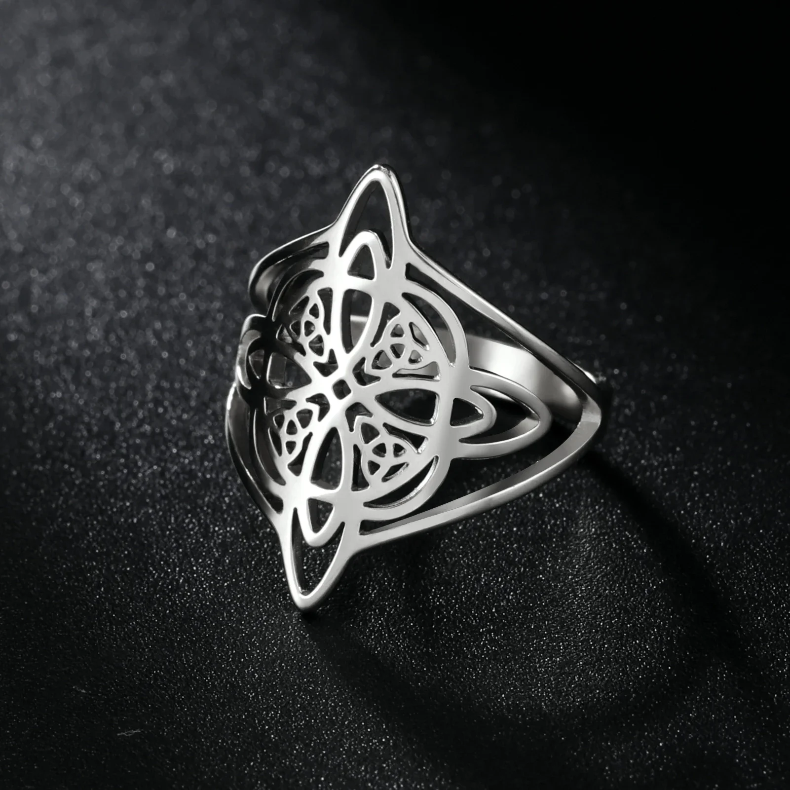Skyrim Witchcraft Witch Knot Ring Pierścionki ze stali nierdzewnej Wicca Triquetra Celtics Knot Amulet Biżuteria ochronna Kobiety Mężczyźni