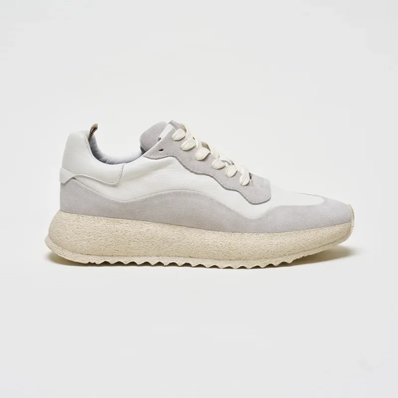 

New Women's Casual Shoes Ultra-light Outsole Full Leather Comfortable Breathable Sneaker Round Toe Thick Soles Fashionable