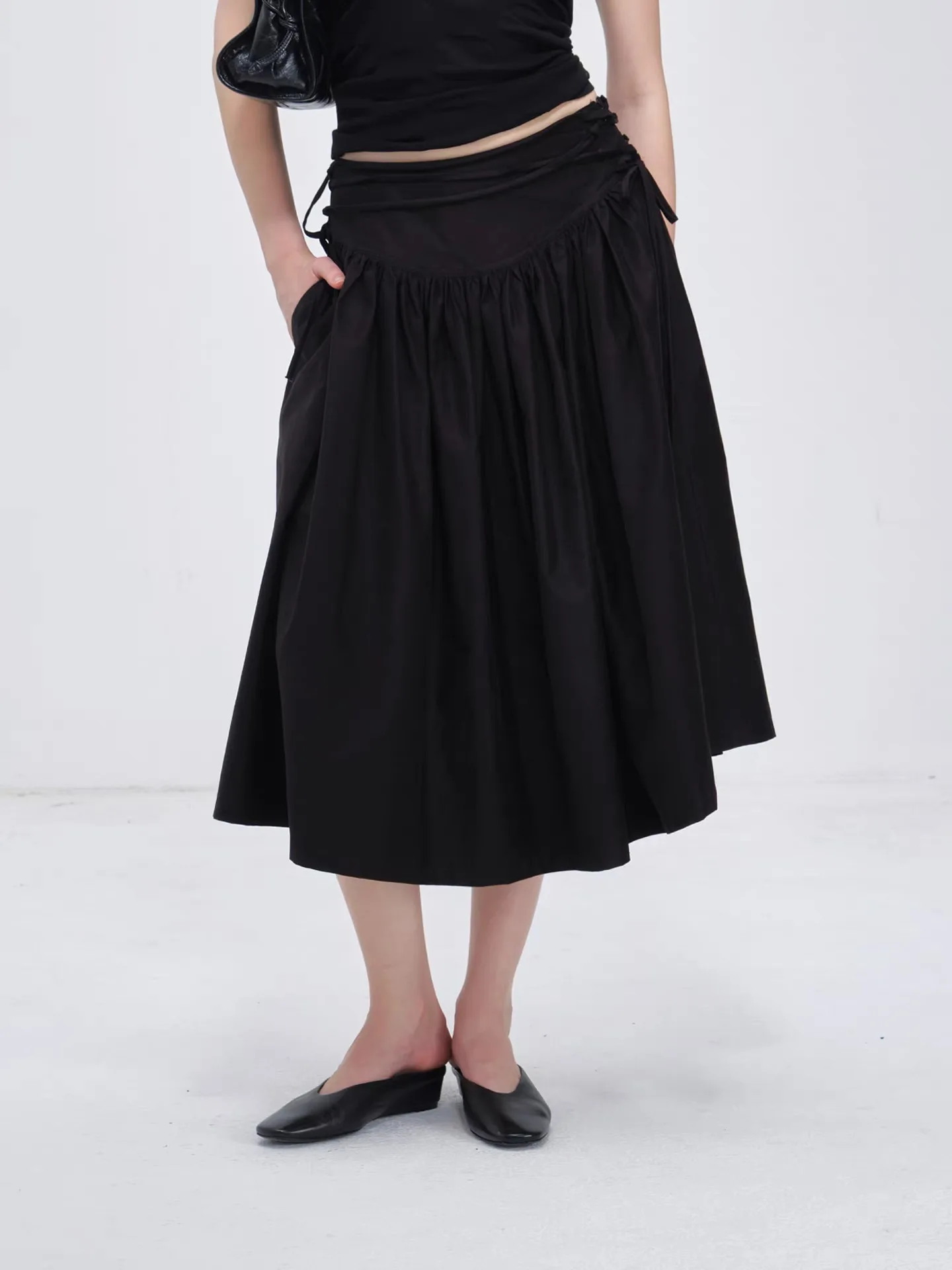 

Ellamae черная длинная юбка средней длины, плиссированная юбка-зонтик во французском стиле ретро с уплотнением на талии, регулируемая черная юбка с ремешком