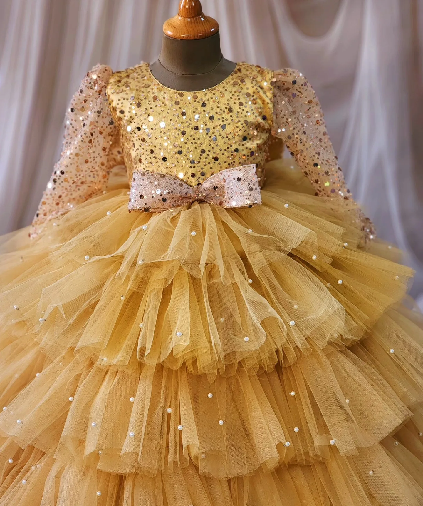 Gouden meisje verjaardag jurken lange mouwen lovertjes bloemenmeisje jurken prinses kleine baby kinderfeestjurken op maat