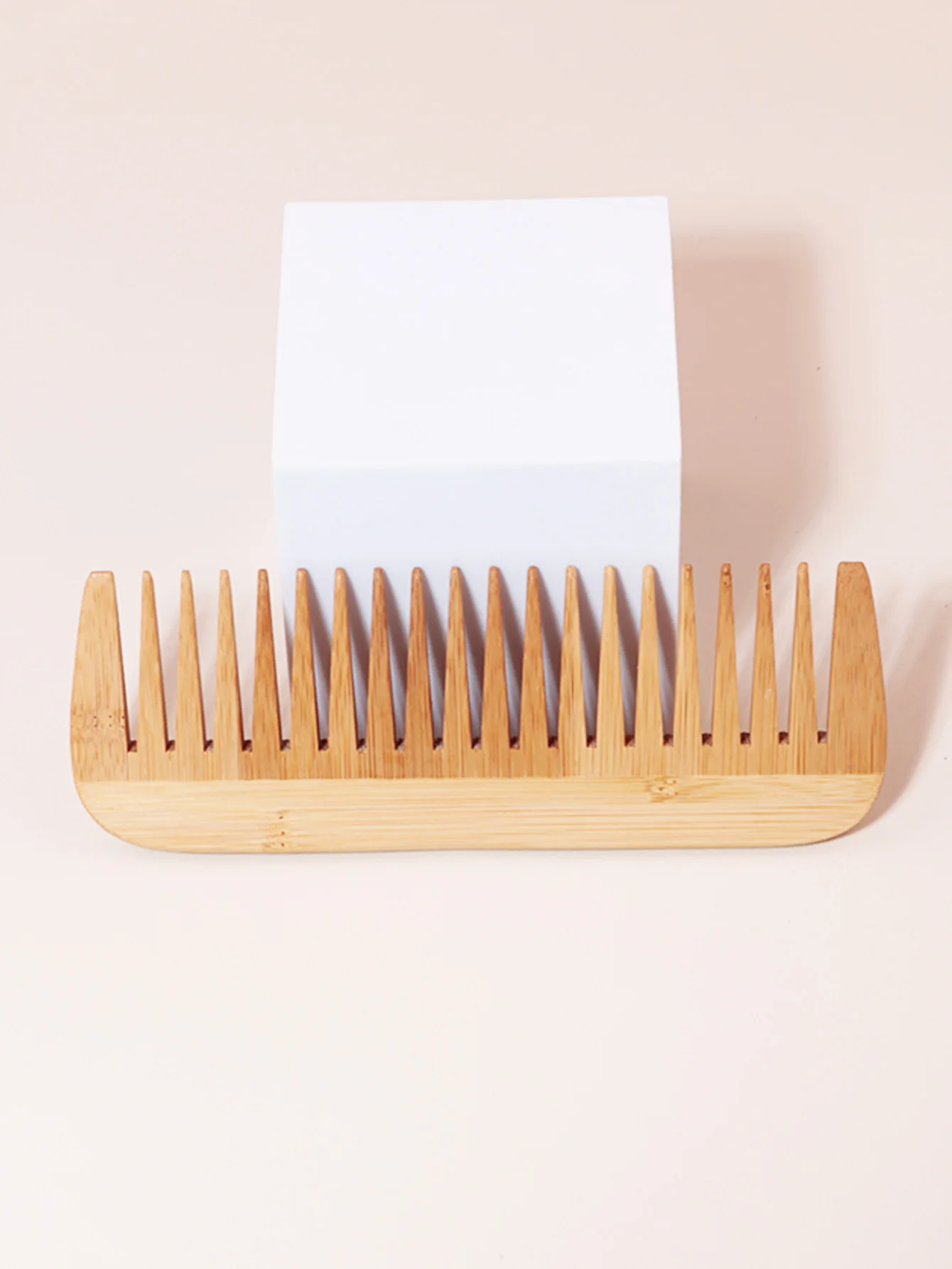 Natural Bamboo and Wood Comb, Anti-Static Comb, Wide Toothed Comb, Suitable for Wet or Dry Hair. Suitable for Everyone to Use