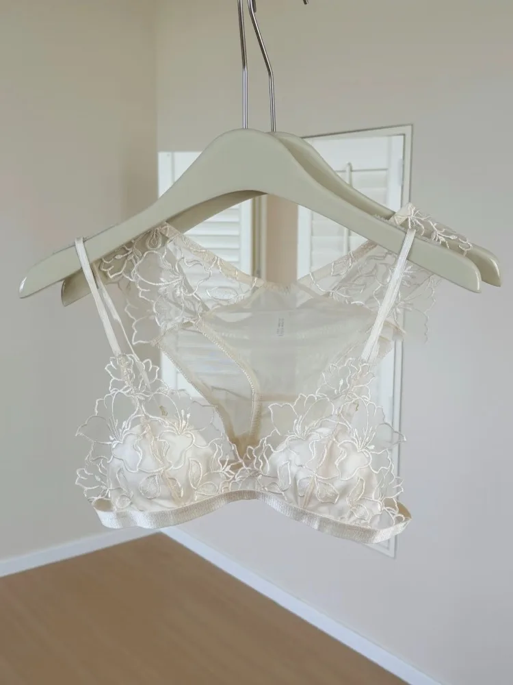 ​    BANERDANNI – Bralette française élégante en dentelle, bonnet Triangle sans fil, sans armatures, fines bretelles, petit buste, ensemble de Lingerie confortable pour femmes