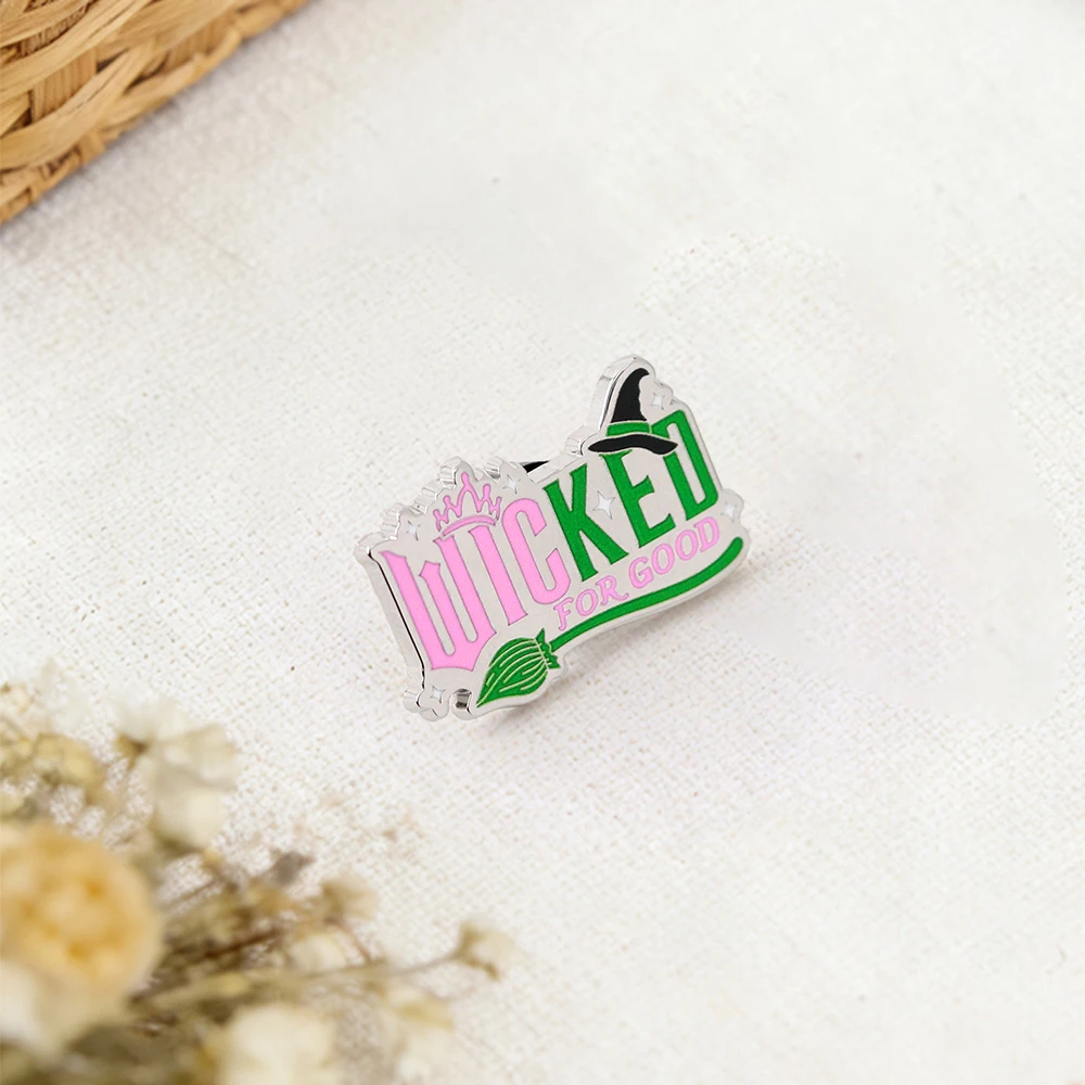 Wicked – Die beste Emaille-Brosche, inspiriert vom Broadway-Musical, Anstecknadel, Hexenhüte, Kronen, Fantasy-Accessoires, Geschenk für Musical-Fans – Detail 9
