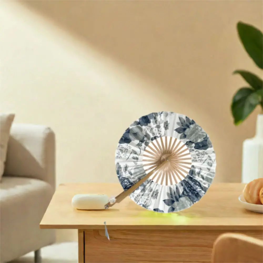 Ventilador de mão dobrável redondo, decoração de casa, requintado, elegante, moinho de vento, alça de bambu, clássico, chinês, decoração de festa de casamento
