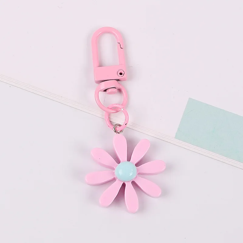 Daisy Keychain Flower Key Chain Girl Cute Car Keyring Earphone Cover Pendant Purse Backpack Ornament Accessories