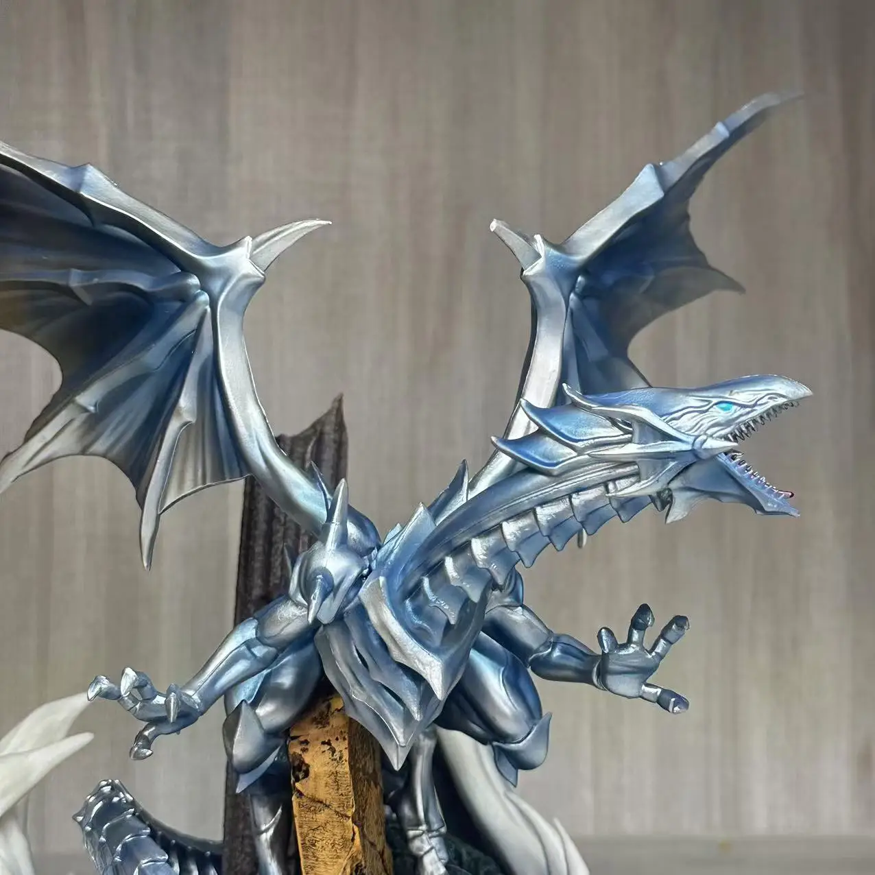 25CM Blue-Eyes White Dragon Anime Figure Luminate Yu-Gi-Oh Figure Pvc Statue Model High Quality Collections Desk Decor Toys Gift