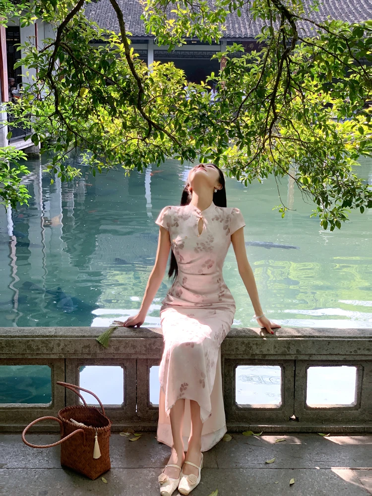 

Новое китайское платье Dongting Yanzhi из сатина с улучшенной цветочной вышивкой и эффектом утягивания талии для молодых женщин