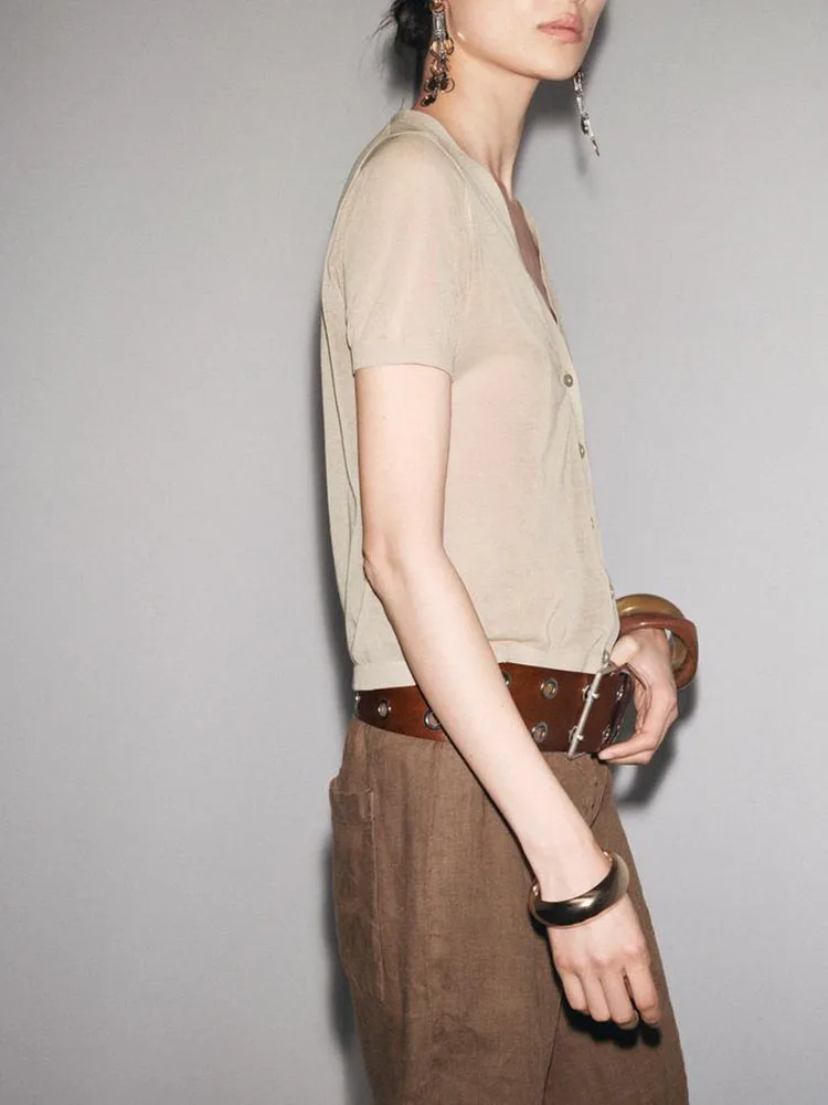 Nuevo Top Versátil de Verano 2025 para Mujer, Cómodo, de Punto, Manga Corta, Cuello en V, con un Solo Botón, Estilo Casual pa...