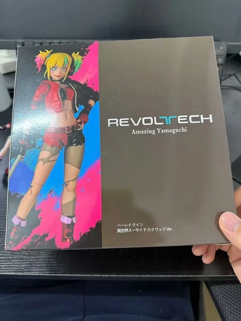 In Stock Revoltech Harley Quinn Kaiyodo Suicide Squad Movable Joint Model Collectible Ornament For Comic Fans Table Interior view 3