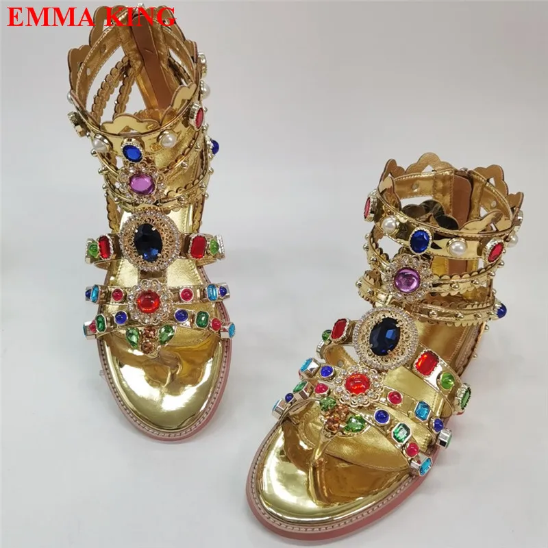الفتيات الفاخرة الذهب حجر الراين الصنادل النساء أزياء حزب متجرد أحذية الصيف كريستال الماس أحذية الزفاف الصنادل المسطحة النساء