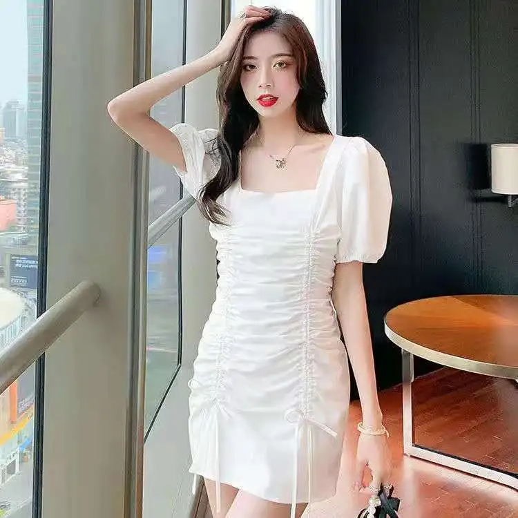 Elegancka sukienka bodycon z kwadratowym dekoltem, wyszczuplająca sukienka damska z długim rękawem, seksowna sukienka podkreślająca talię i biodra, idealna na każdą porę roku.