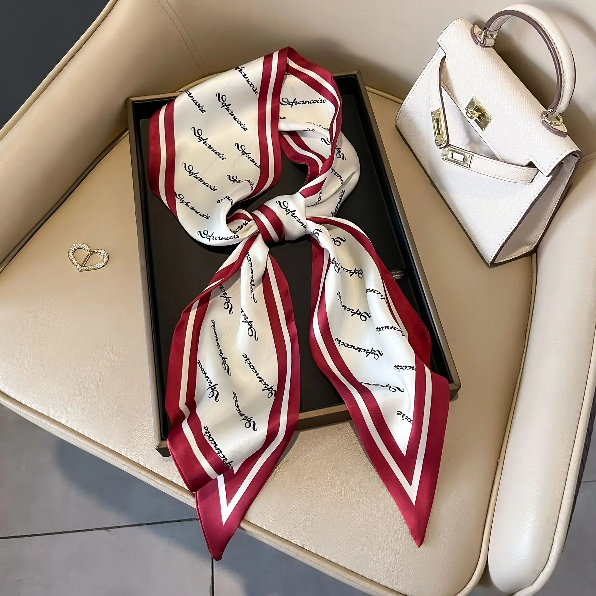 الأوشحة العلامة التجارية الفاخرة للنساء شال طباعة الحرير الساتان الحجاب وشاح الإناث باندانا طويلة ساحة شالات وشاح للسيدات