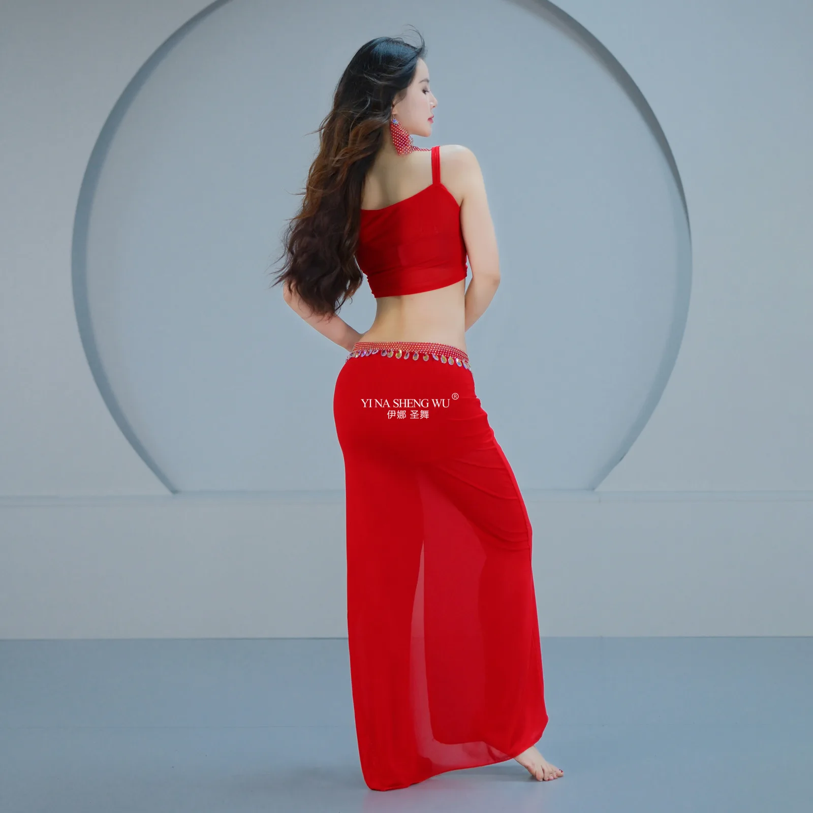 ベリーダンス練習服女性のカスタマイズされたセクシーなノースリーブトップ + セクシーなスプリットロングスカート 2 個女の子オリエンタルダンス衣装