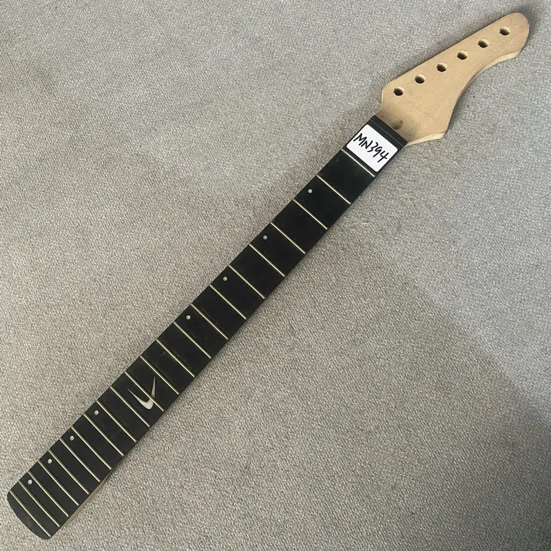 

MN394 6 String ST Electric Guitar Neck DIY Part 22 Frets Right Hand 648MM Scales Length No Paints Unfinished