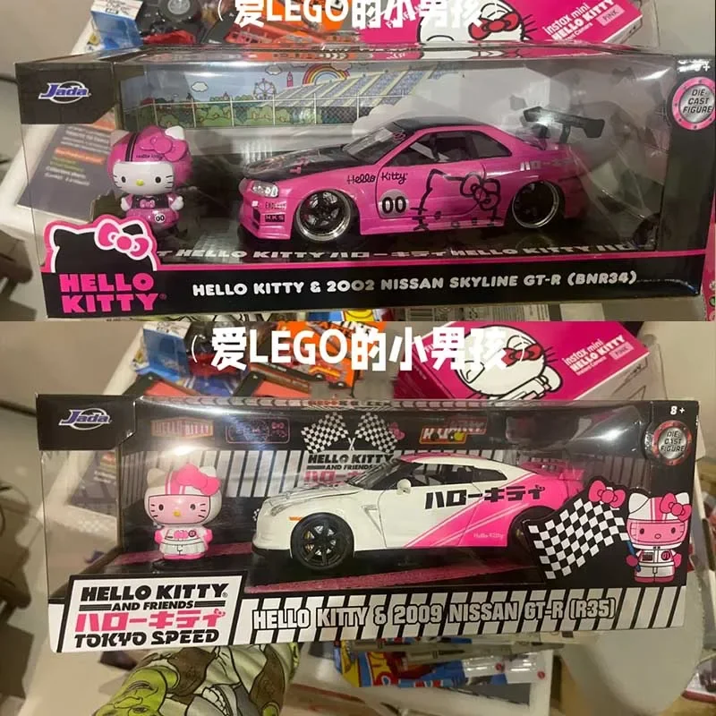 Hello Kitty Model samochodu Zabawka Figurka anime Sanrio Kt Cat 1:24 Skala Różowy Gtr R34 Skyline Samochód Ozdoba na biurko Dekoracja Prezent dla dziecka