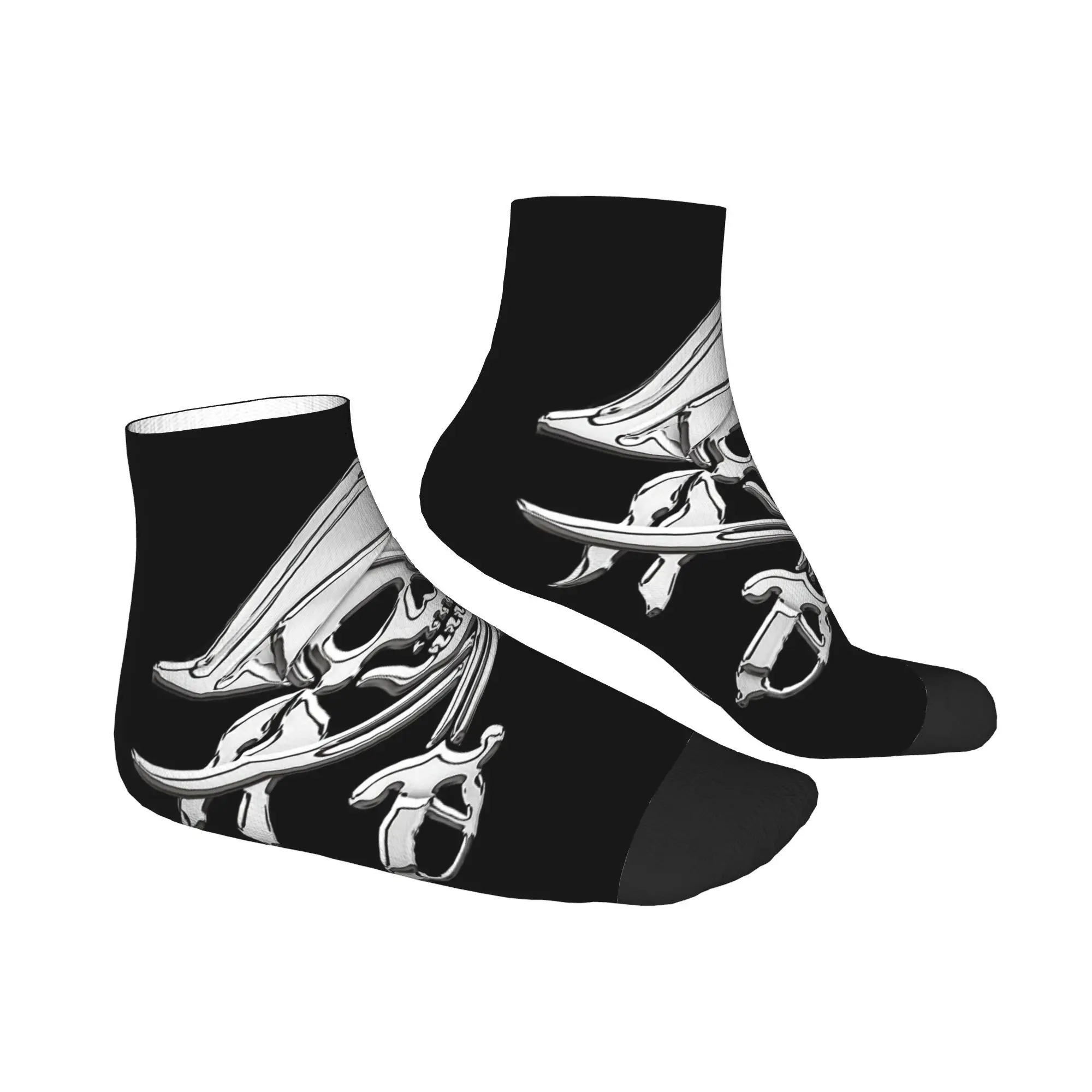 جميع المواسم الكروم بحري القراصنة عظمتين متقاطعتين الجوارب Harajuku الرياضة الأوسط جوارب أنبوبية لينة الهيب هوب جوارب للرجال والنساء