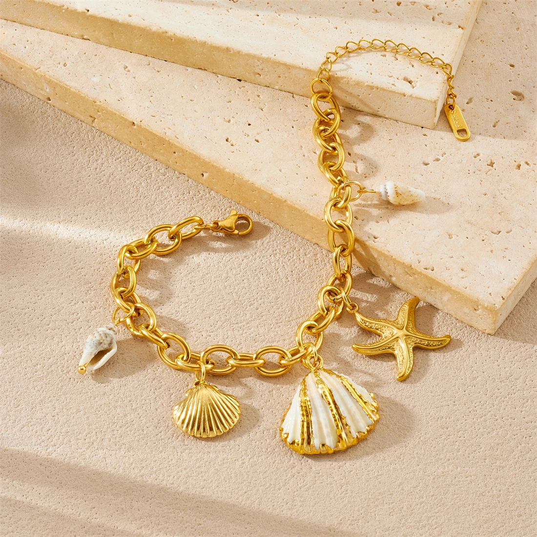 Edelstahl-Armband mit Seestern-Anhänger für Damen, Modisches Neues Wasserfestes Handketten-Schmuckgeschenk für Party und Urlaub