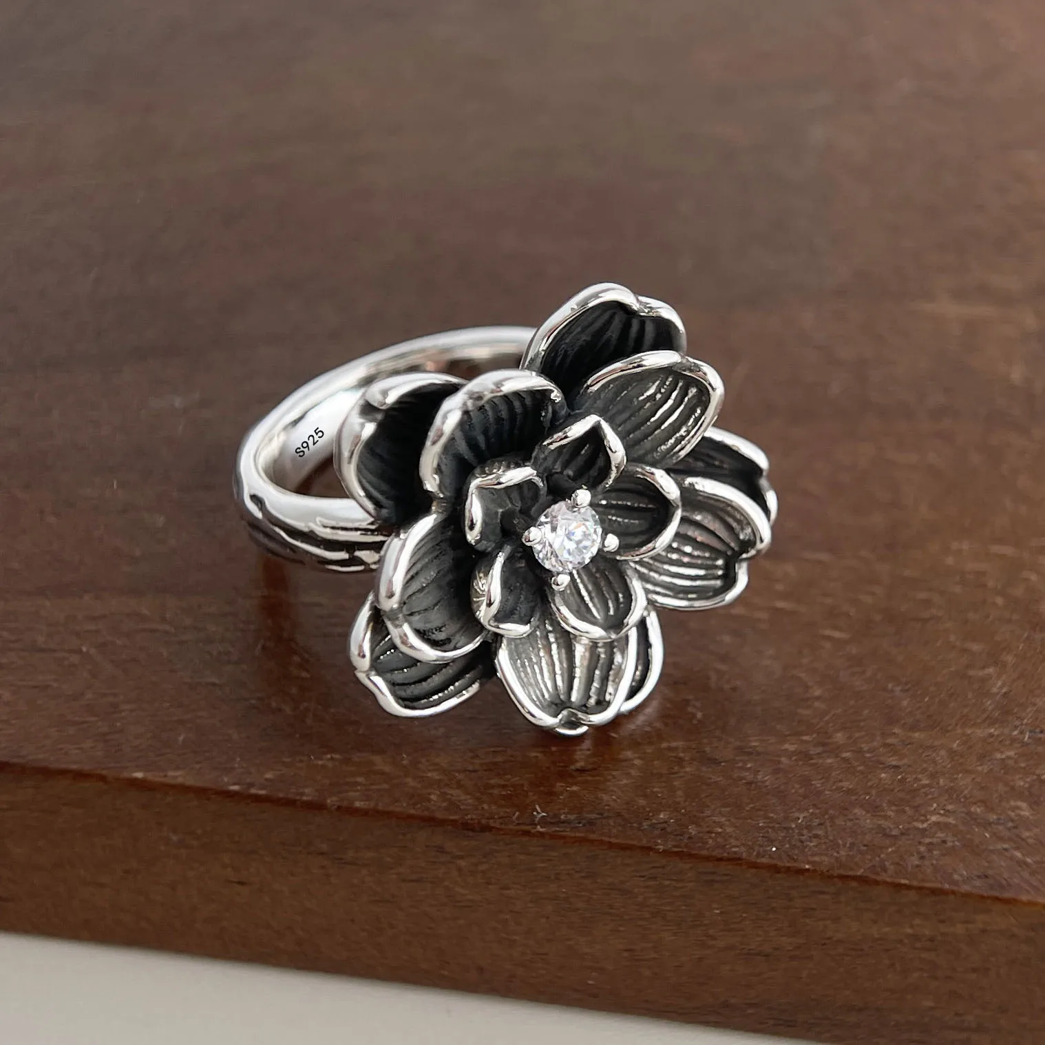 BF CLUB 925 Sterling Silber Ring für Damen, Schmuck, Retro-Blumen-Design, offener Vintage-Ring, handgefertigt, hypoallergen, ideal als Geschenk für Partys oder Geburtstage. – Detail 6
