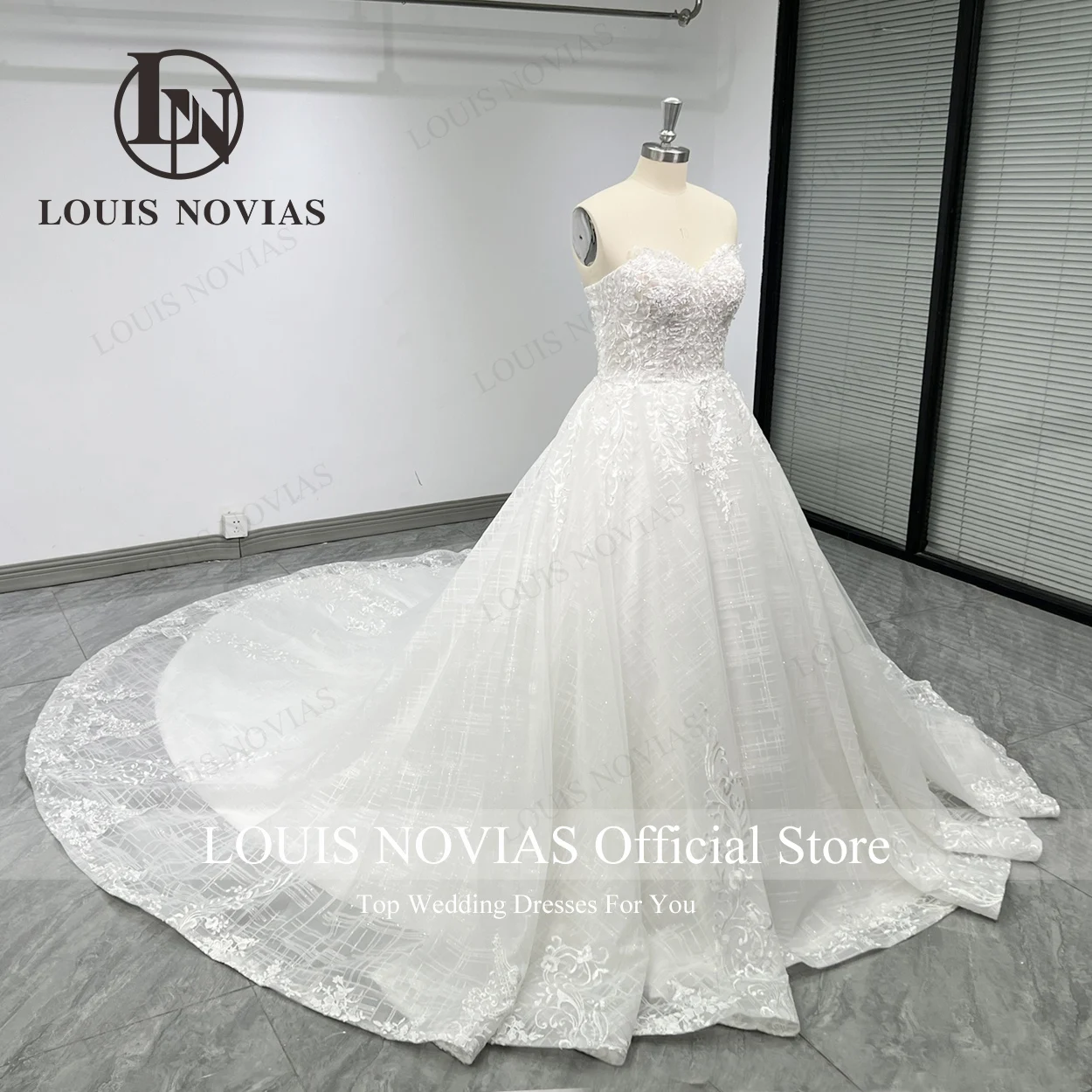 LOUIS NOVIAS A 라인 웨딩 원피스, 연인 실제 사진 아플리케, 레이스업 비치 공주 신부 가운, 2024