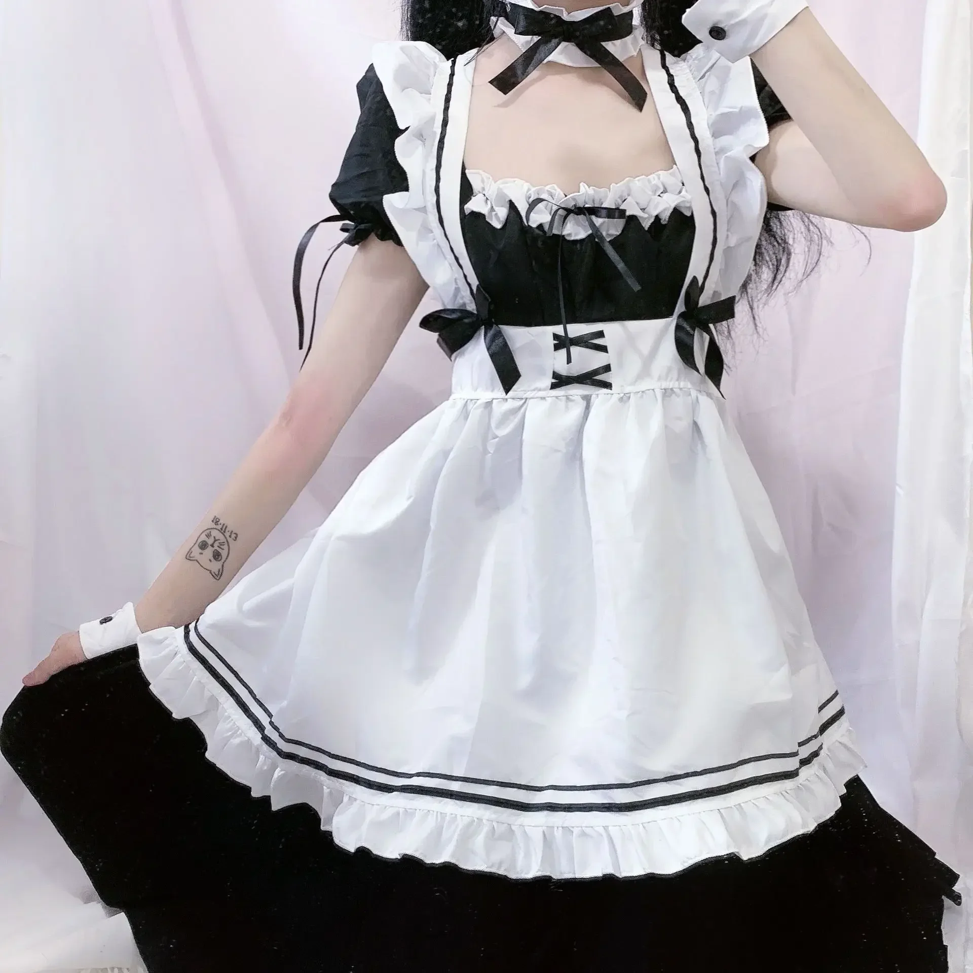 Black Cute Lolita Maid Costumes Maid Dress Girls Woman Amine Cosplay Costume Waitress Maid Party Stage Costumes Halloween