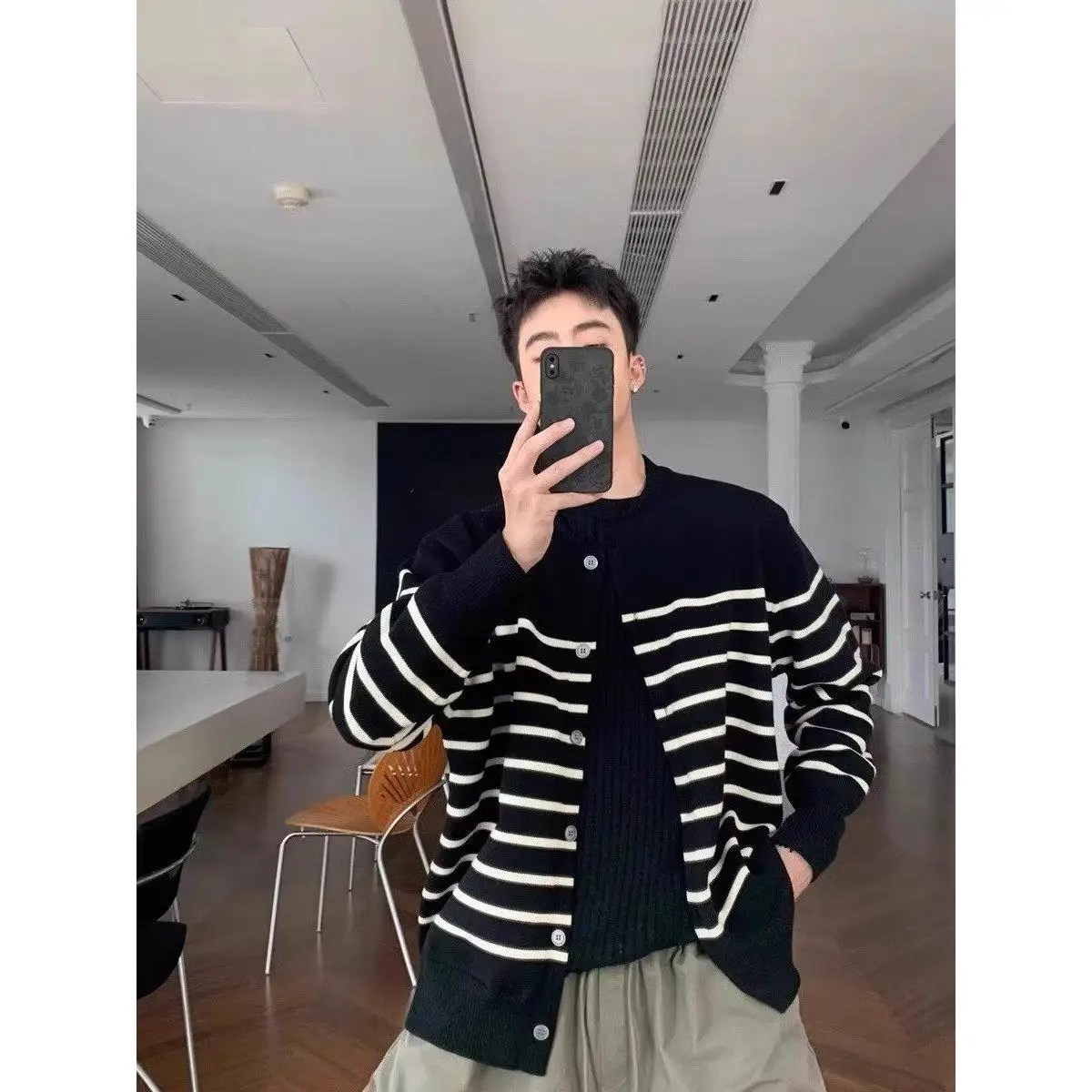 

Классический полосатый кардиган-свитер мужской, осенне-зимний, свободный крой, в стиле колледж, повседневный, вязаный, ультрамягкий, из полиэстера...