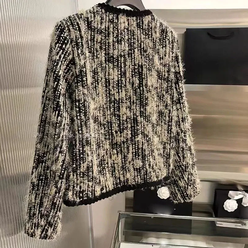 2025 New Contrast Patchwork Coat Woman High-End Fashion V-Neck Short Outwear Ladies Korean Chic Temperament Design Tweed Jacket