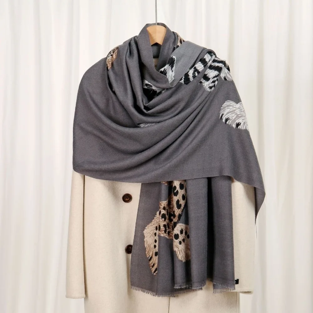 Leopard Sunscreen Cover-up Tiger Print Old Money Style Vintage Shawl Wrap Neckerchief Temperament Draped Cardigan Women