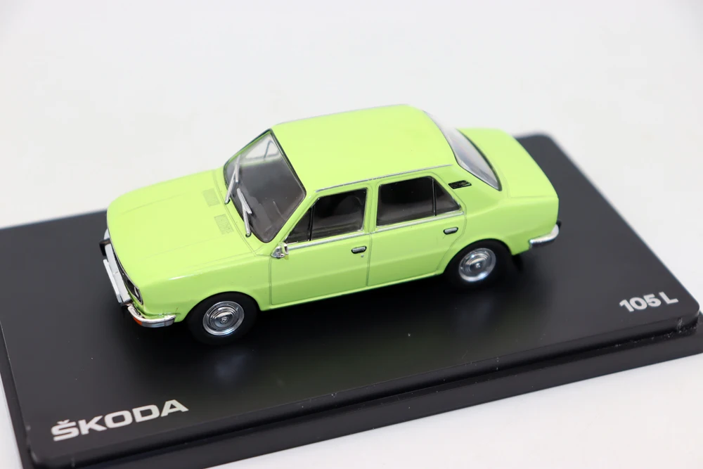 Abrex-Coche de juguete de Metal fundido a presión, escala 1:43, SkoOda, 105L, 1977, regalo de colección, nuevo