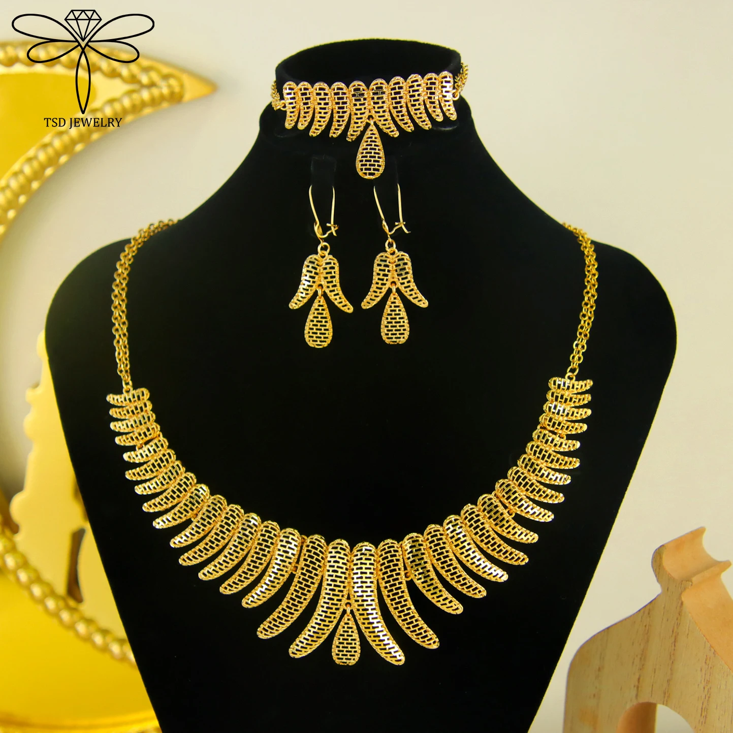 

Luxury Dubai Bridal Wedding Jewelry Set 24k Gold Plated Nigeria Collar Necklace Bracelet Earrings Kurdish Vintage Jewelrys
