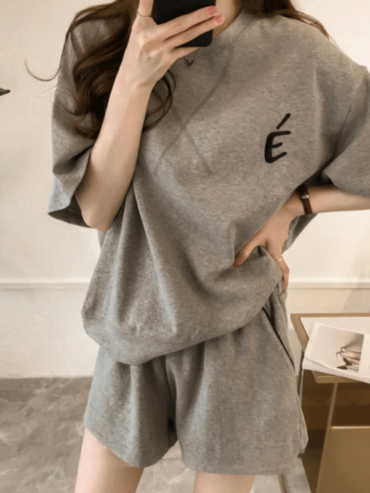 

Женский летний новый свободный топ для похудения больших размеров, комплект из двух предметов большого размера 2025, повседневная спортивная одежда из полиэфирного волокна