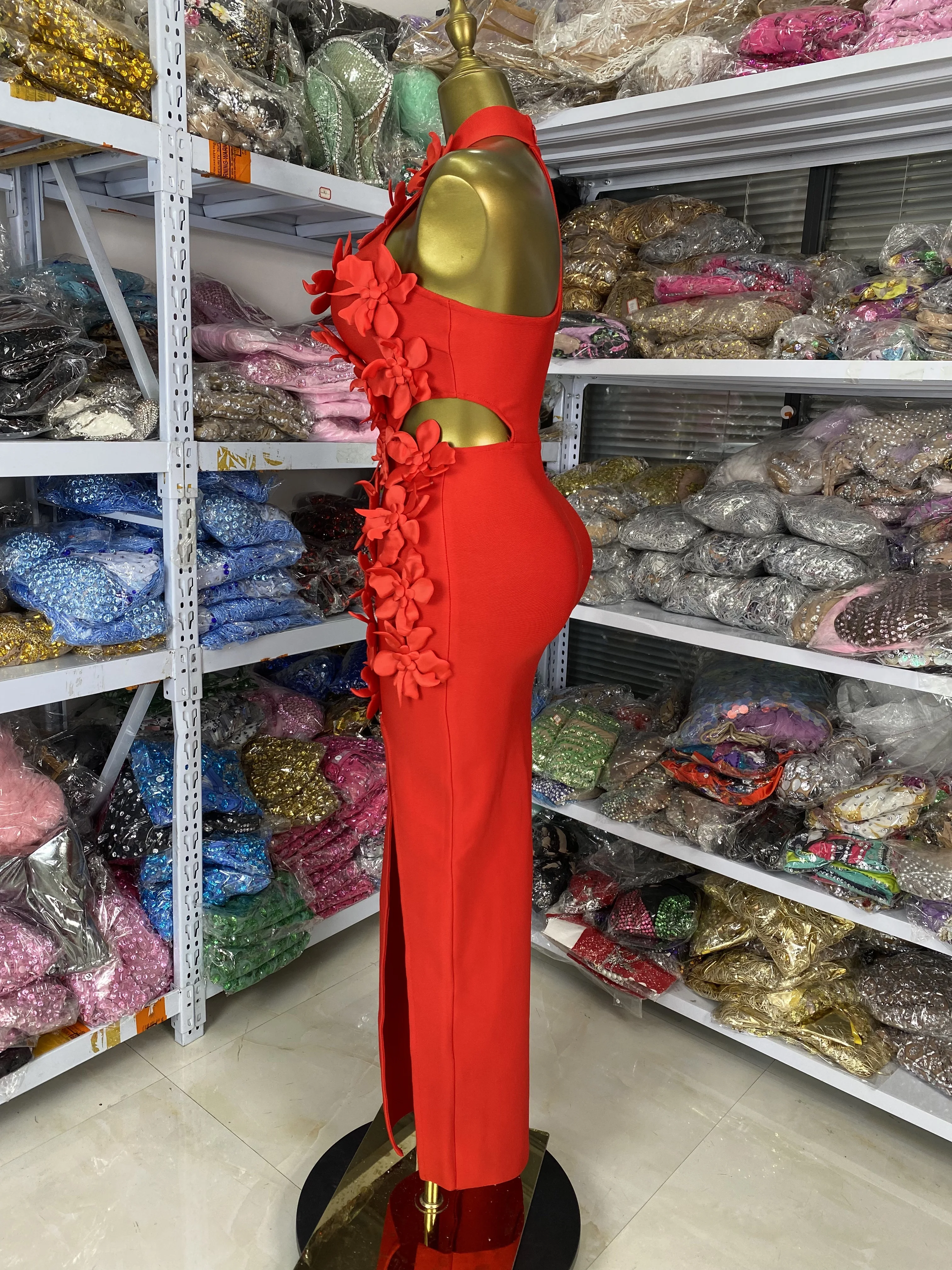 مصنع الجملة ضمادة اللباس النساء الأحمر يزين قطع الزهور مفتوحة الساق طويلة عيد ميلاد المشاهير مساء نادي حزب فساتين