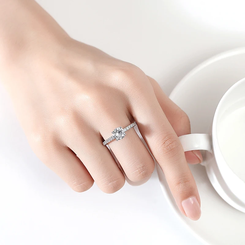 LUOTEEMI Cubic Zircon Clear Ring Round Crystal Brilliant Wedding Jewelry for Bridal Couple Eternal Marriage Romantic Accessories