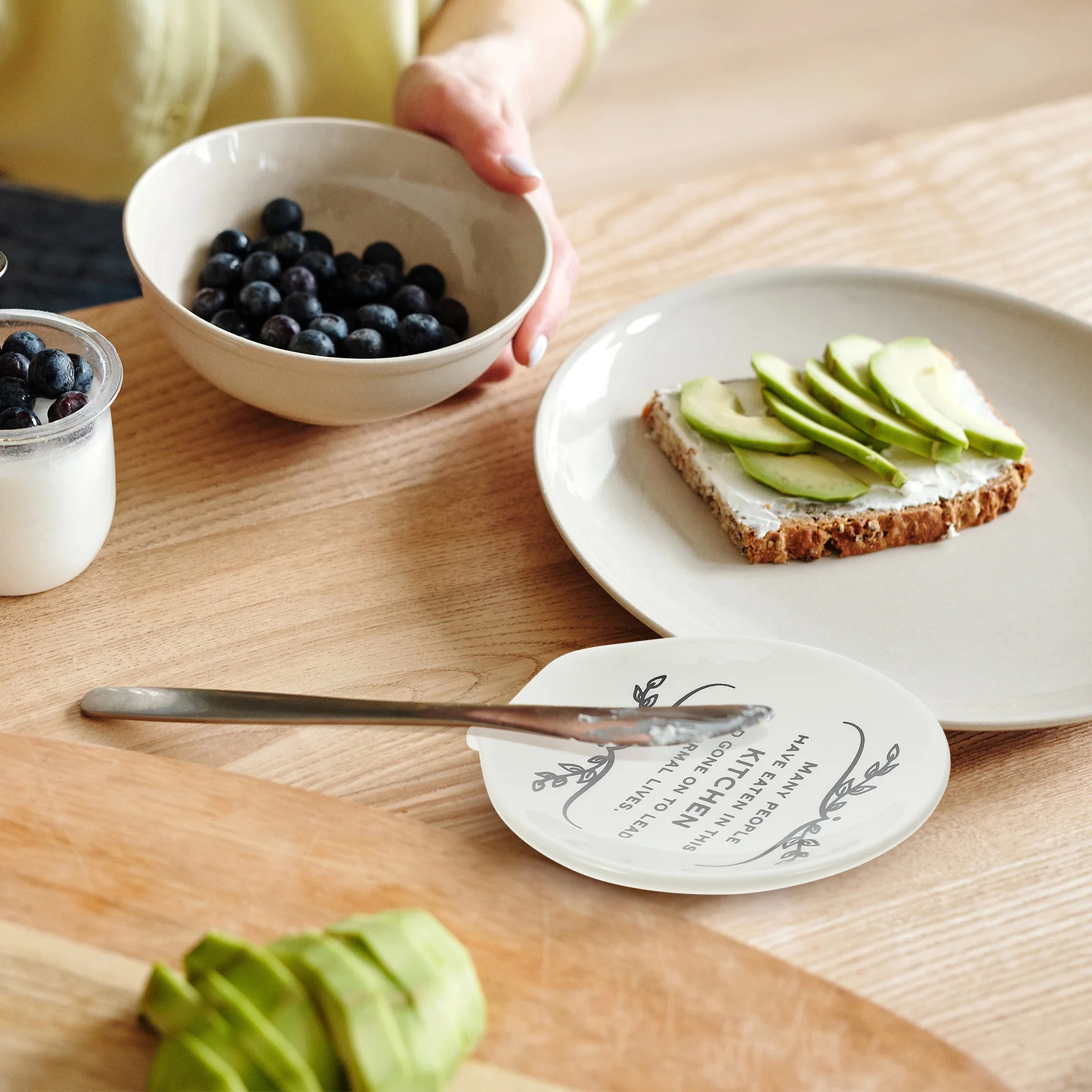 

Ceramic Spoon Stand Smooth Touch Safe to Use Scoop Rest Soup Scoop Storage Holder Elegant Dining Table Tray Restaurant Supply