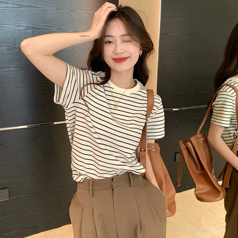 Summer Fashion Korean Edition Retro Summer Round Neck Stripe Loose Casual Student Short Sleeve T-shirt Top Apricot