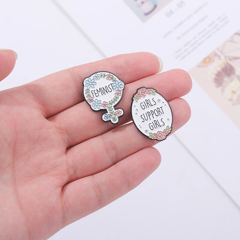 Pins benutzer definierte Feminismus Broschen Selbst liebe die Zukunft ist weibliche Revers Abzeichen zitiert Schmuck Geschenk für Freunde Mädchen Power Emaille