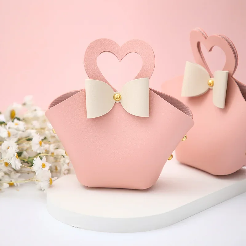 20 Pcs/Lot Heart-shaped Portable Multi-color Leather Wedding Candy Box Creative New Bow Tie Companion Gift Box Size 6x5x10.5+5CM