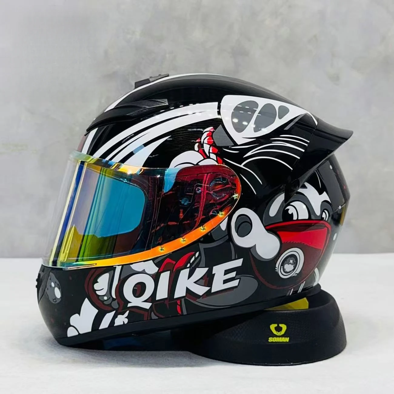 High Performance Full Face Motorcycle Helmet with Multi-Density EPS and Colorcycle Visor for Riding in Cold Weather Conditions