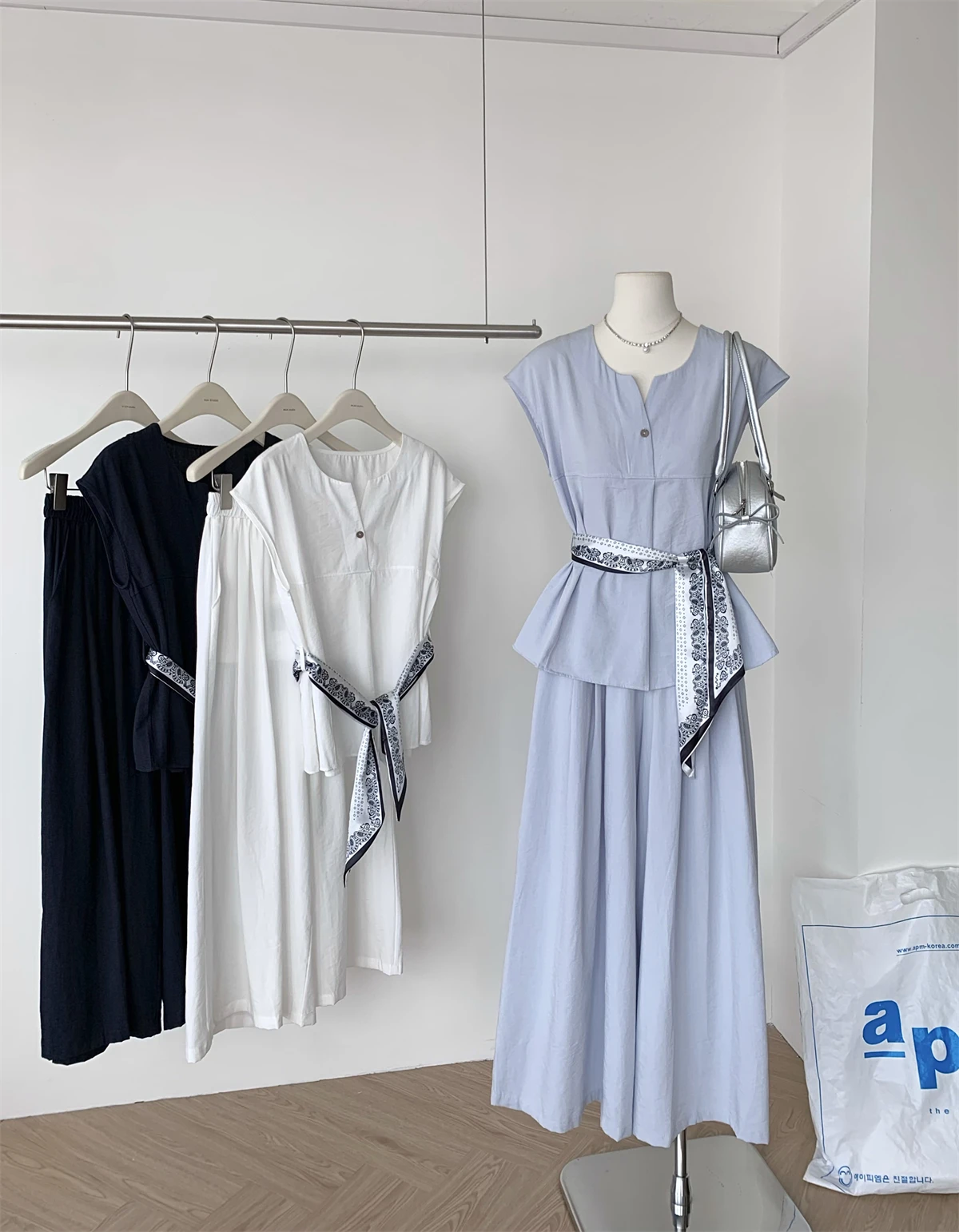 

Korean Summer High-end Sleeveless Round Neck Vest Vest Vest Casual Wide-leg Casual Pants Fashion Suit Women