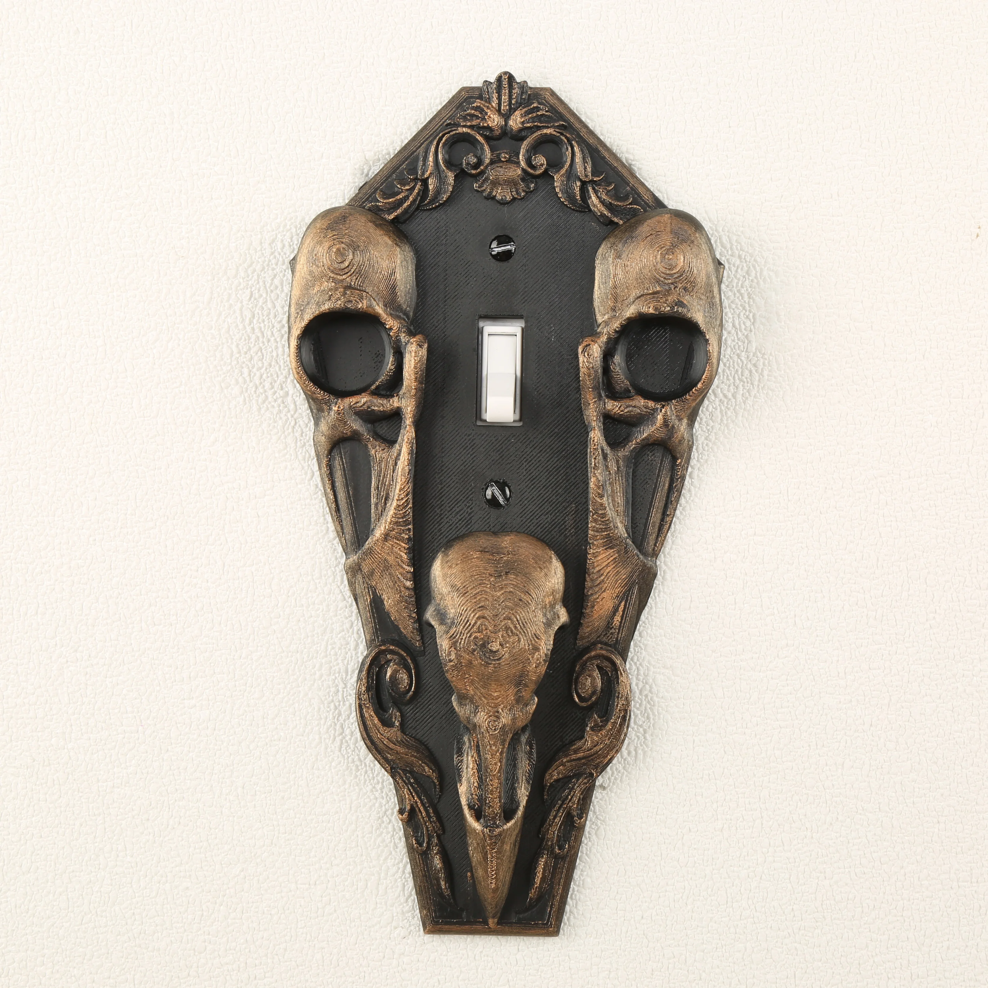 Cross-border Gothic Vintage Raven Skull Single Toggle Switch Plate Dark Embossed 3D Carving Wall Switch Decor Cover
