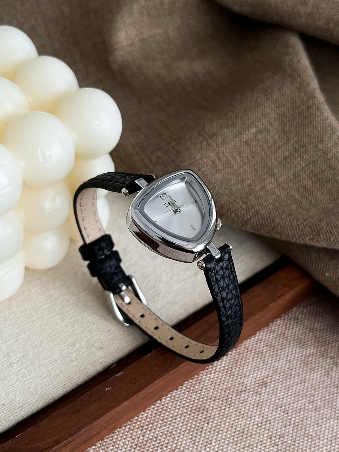 Jam Tangan Wanita Mewah dengan Dial Segitiga Tidak Beraturan dan Tali Kulit, Hadiah untuk Wanita, Jam Tangan Kronograf