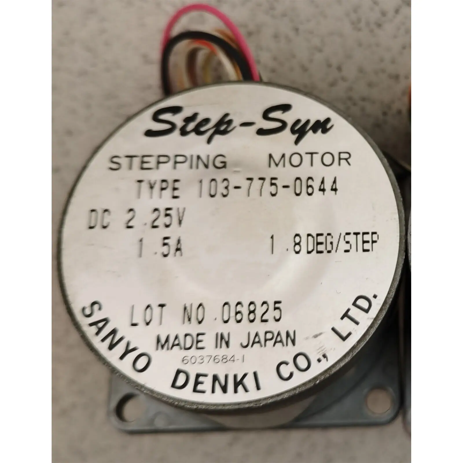 

For Sanyo 103-775-0644 Used Stepper Motors Free Shipping