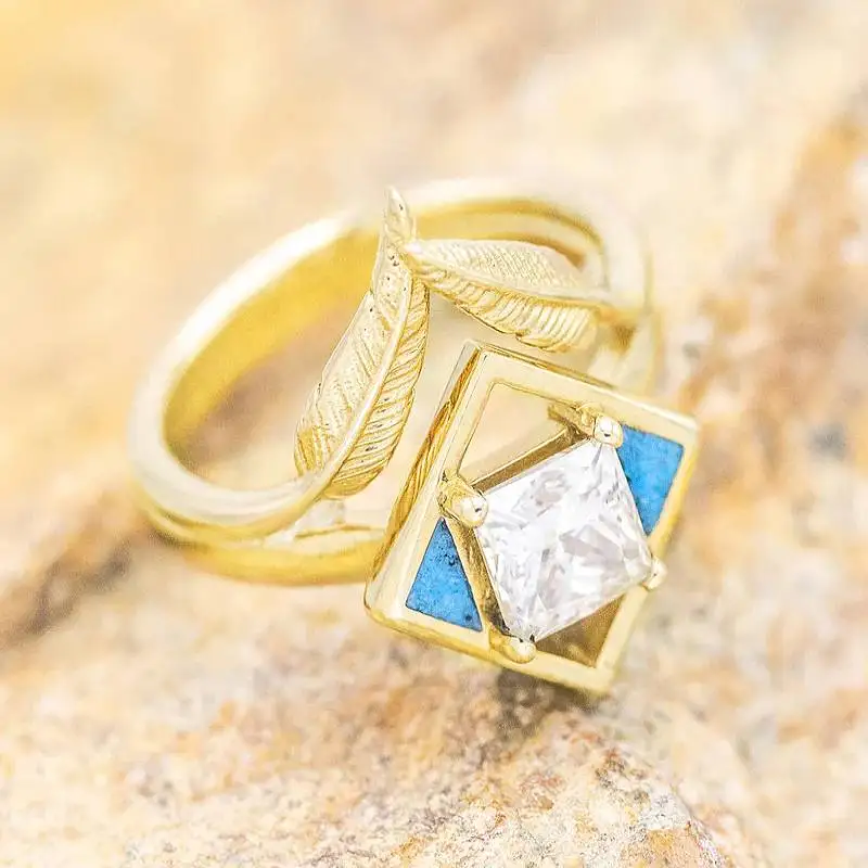 Huitan Einzigartige Feder Design Ringe Weibliche Luxus Prinzessin Cut Zirkonia Finger Zubehör Exquisite Phantasie Party Schmuck