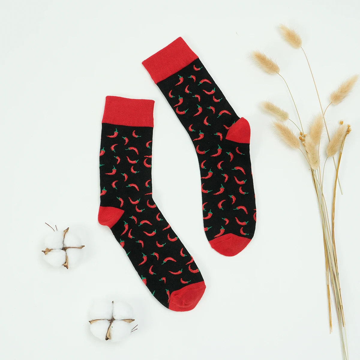 1 Pair Unisex Black Bottom Full Print Chili Peppers,Comfort Novelty Creative Mid Calf Socks Suit In All Seasons