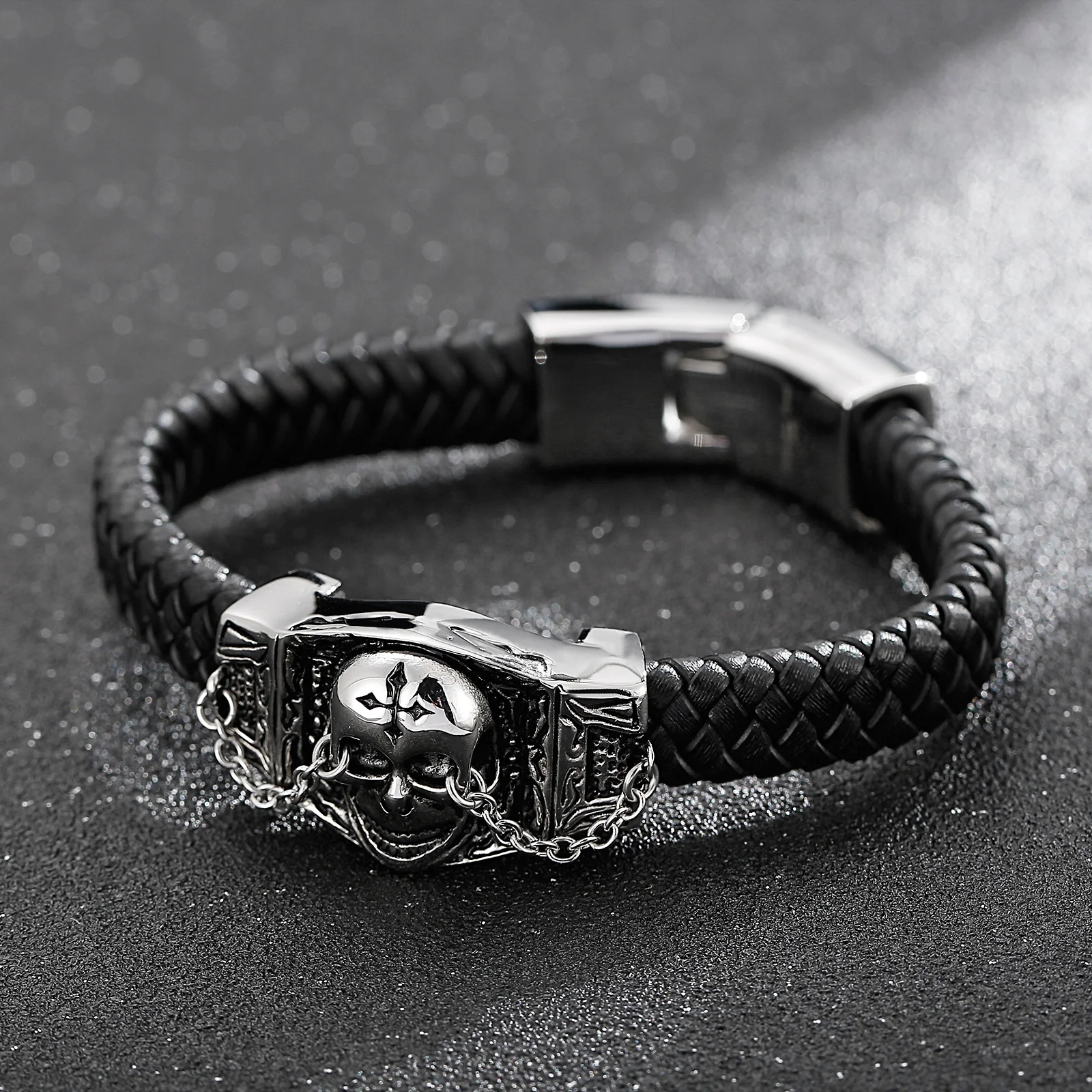 

HAOYI Gothic Stainless Steel Bracelet Men's Fashion Black Leather Bracelets Punk Skull Jewelry Gift